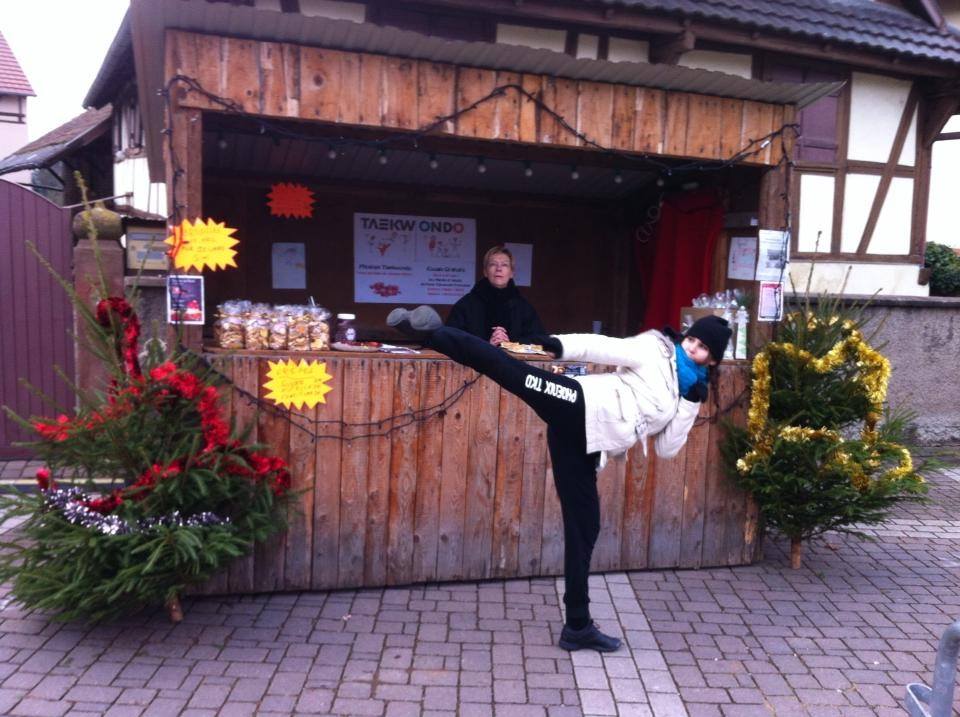 France  Eckbolsheim 2015- Marché et Pays du Père Noel